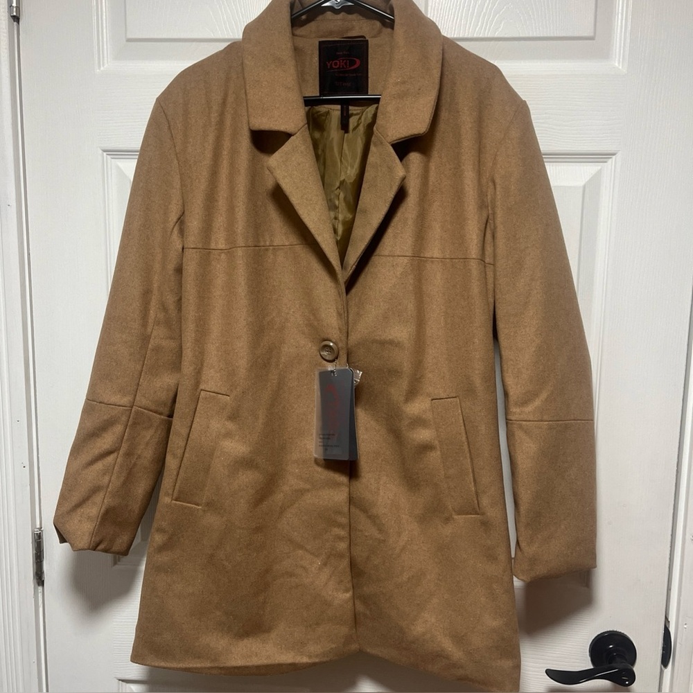 NWT Yoki Women’s Coat Color Camel Size  L argue 2 Button MSRP $78 USD